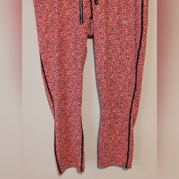 Nike Capri Leggings Dri Fit Womens Pink Printed Relay Size Small NWOT Fast Ship - Picture 3 of 16